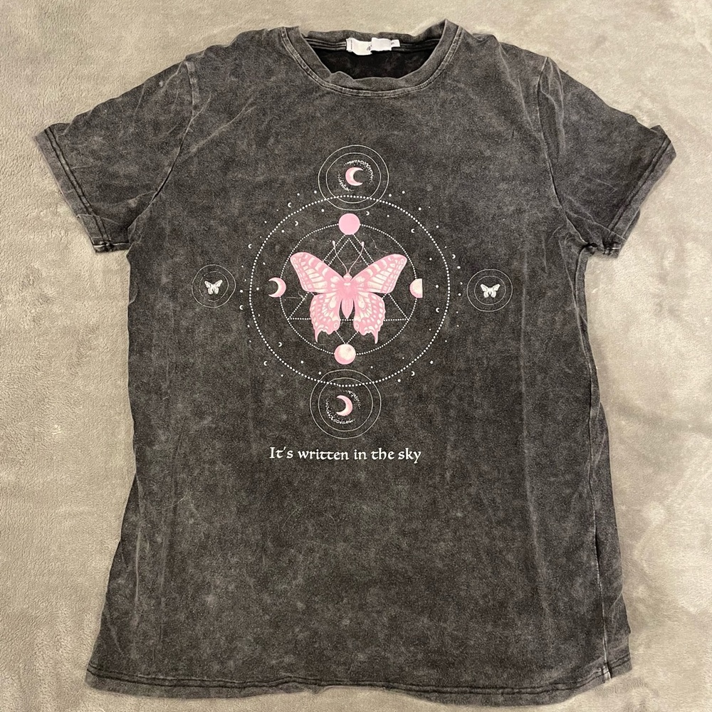 Graphic tee